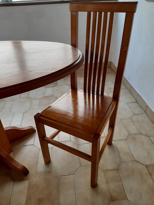 Mesa oval de jantar com 6 cadeiras