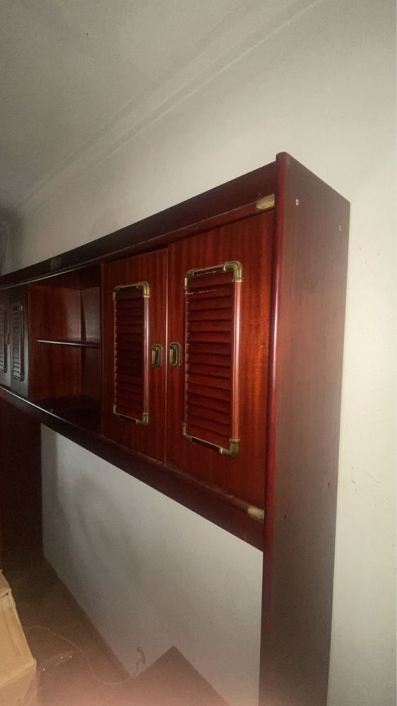 Estudio de Madeira com Armário e Cama (com gaveta)