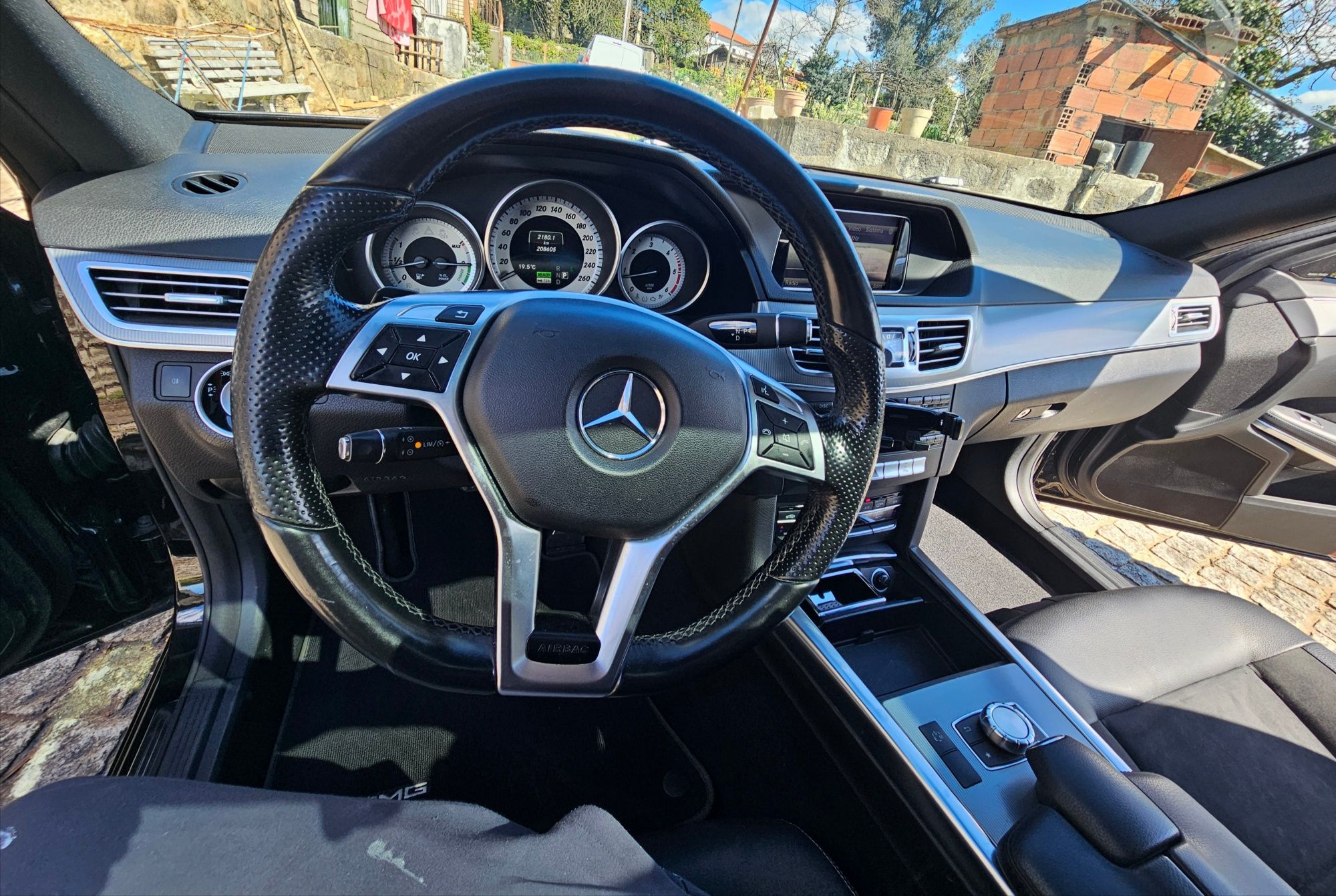 Mercedes e300 amg.
