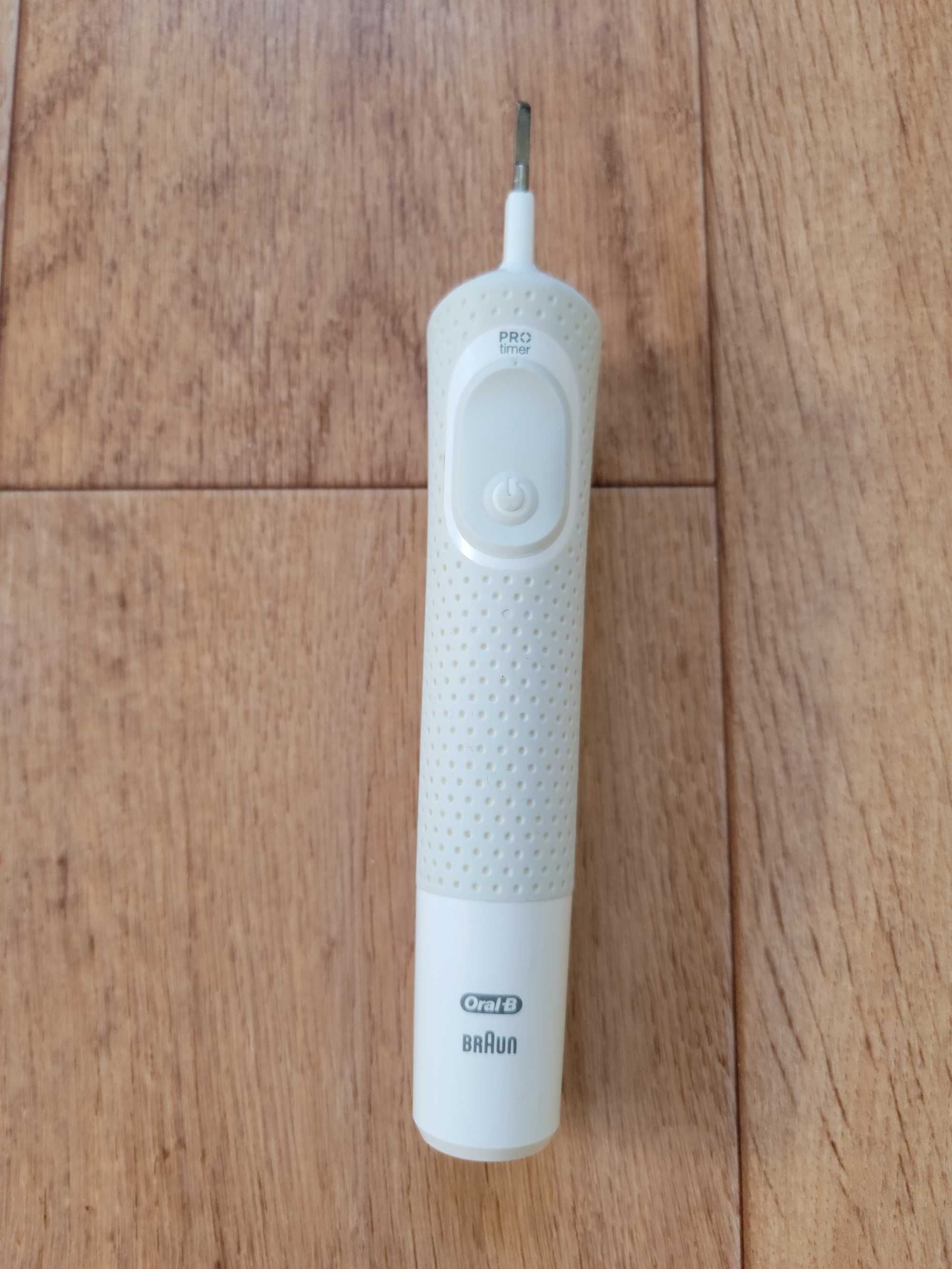 Електрична зубна щітка Braun Oral-B Vitality D100 PRO