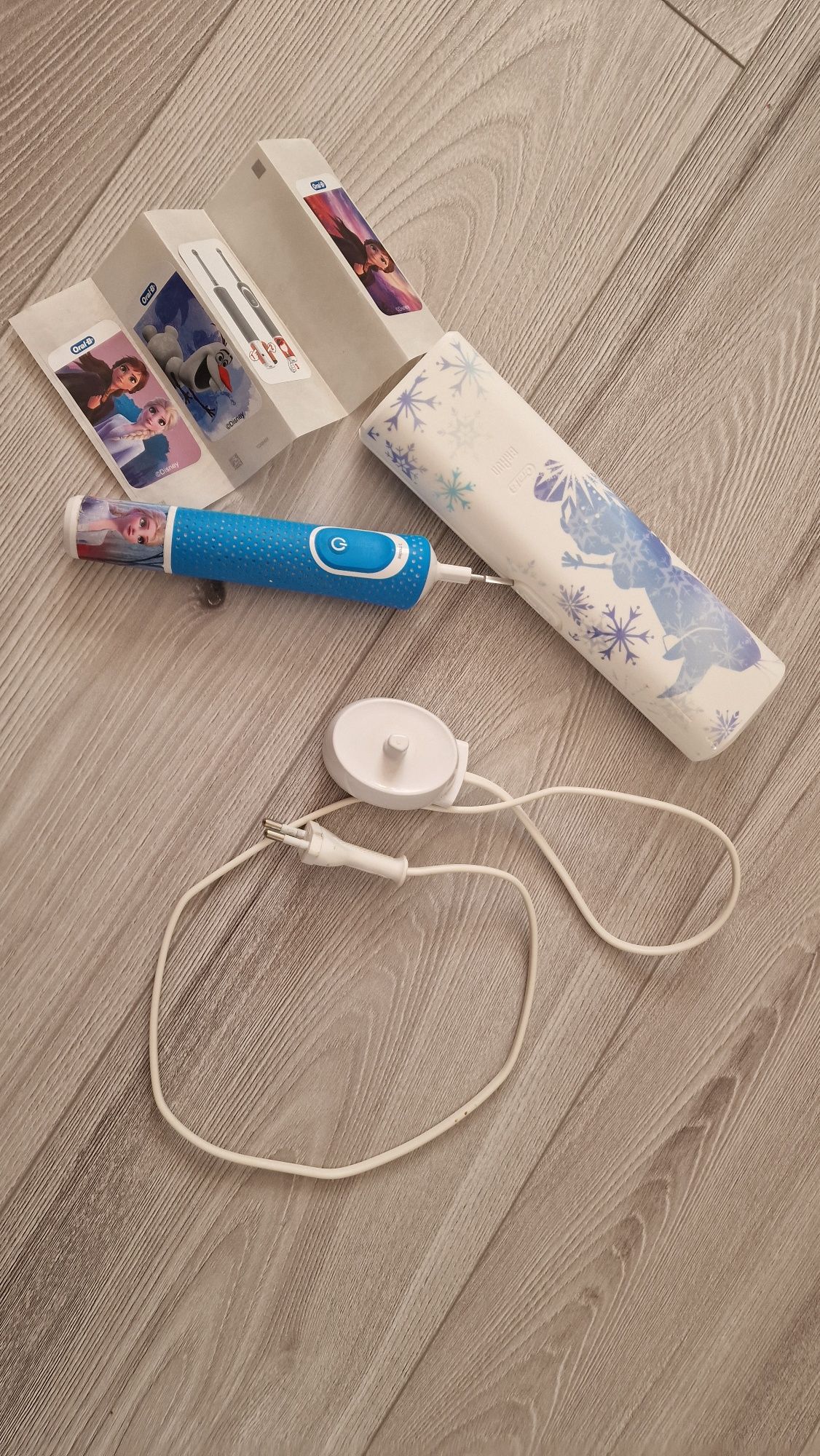 Oral B kids 3+ frozen szczoteczka z etui