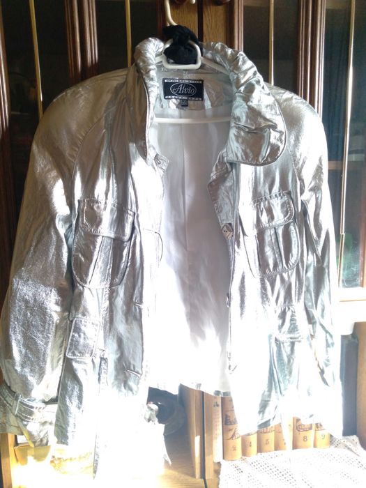 срібна куртка вітровка ретро стиль