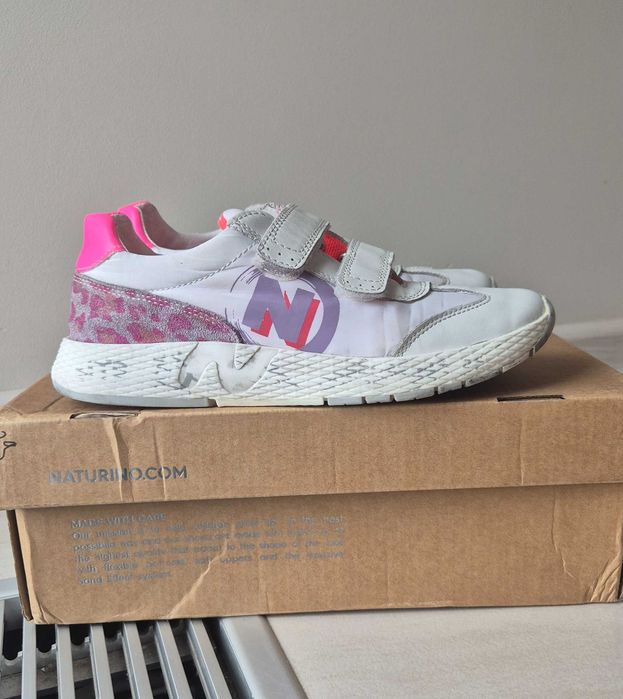 Sneakersy dziewczęce, buty dla dziewczynki Naturino, rozmiar 35