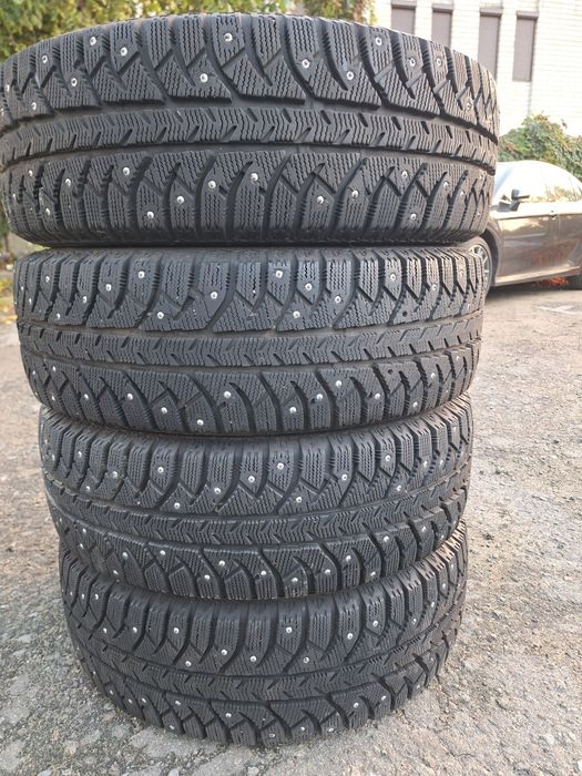 Продам зимову гуму 185/65R15"Bridgestone"