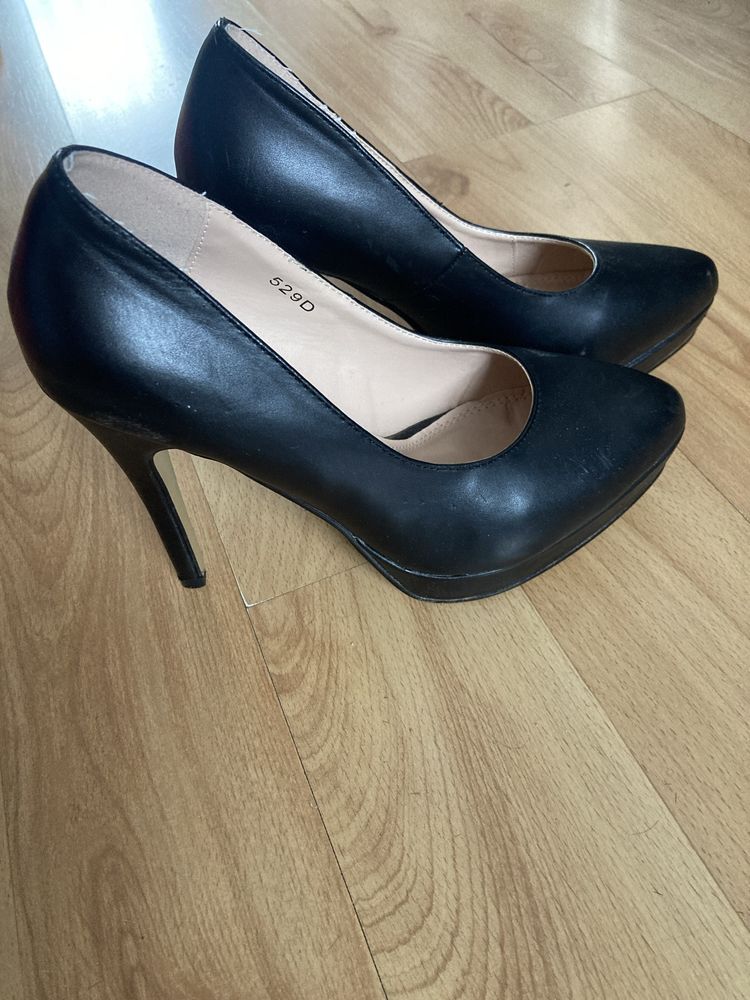 Eleganckie buty na obcasach