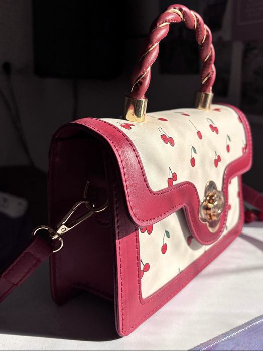 Маленька сумка червона дизайн Вишні