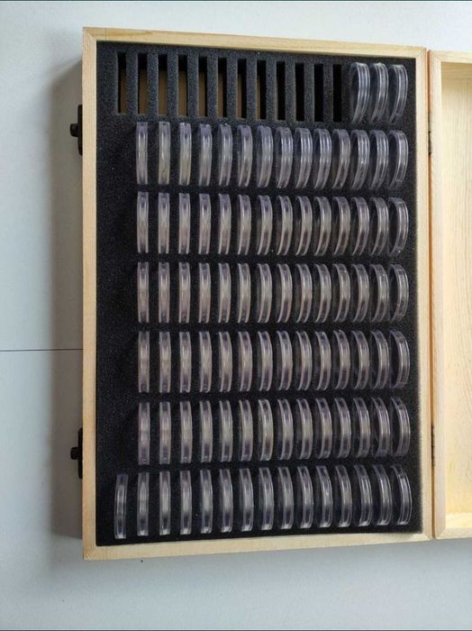 Pudełko na 100 monet