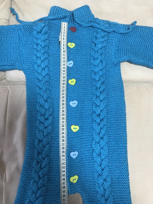 Вязаный комбинезон на мальчика ( ручная работа)