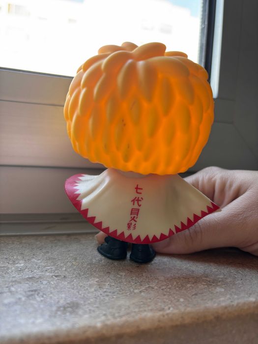 Figura estilizada de Naruto Uzumaki – modo Hokage