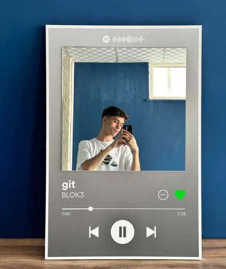 Twoje odbicie jak okładka Spotify – designerskie lustro