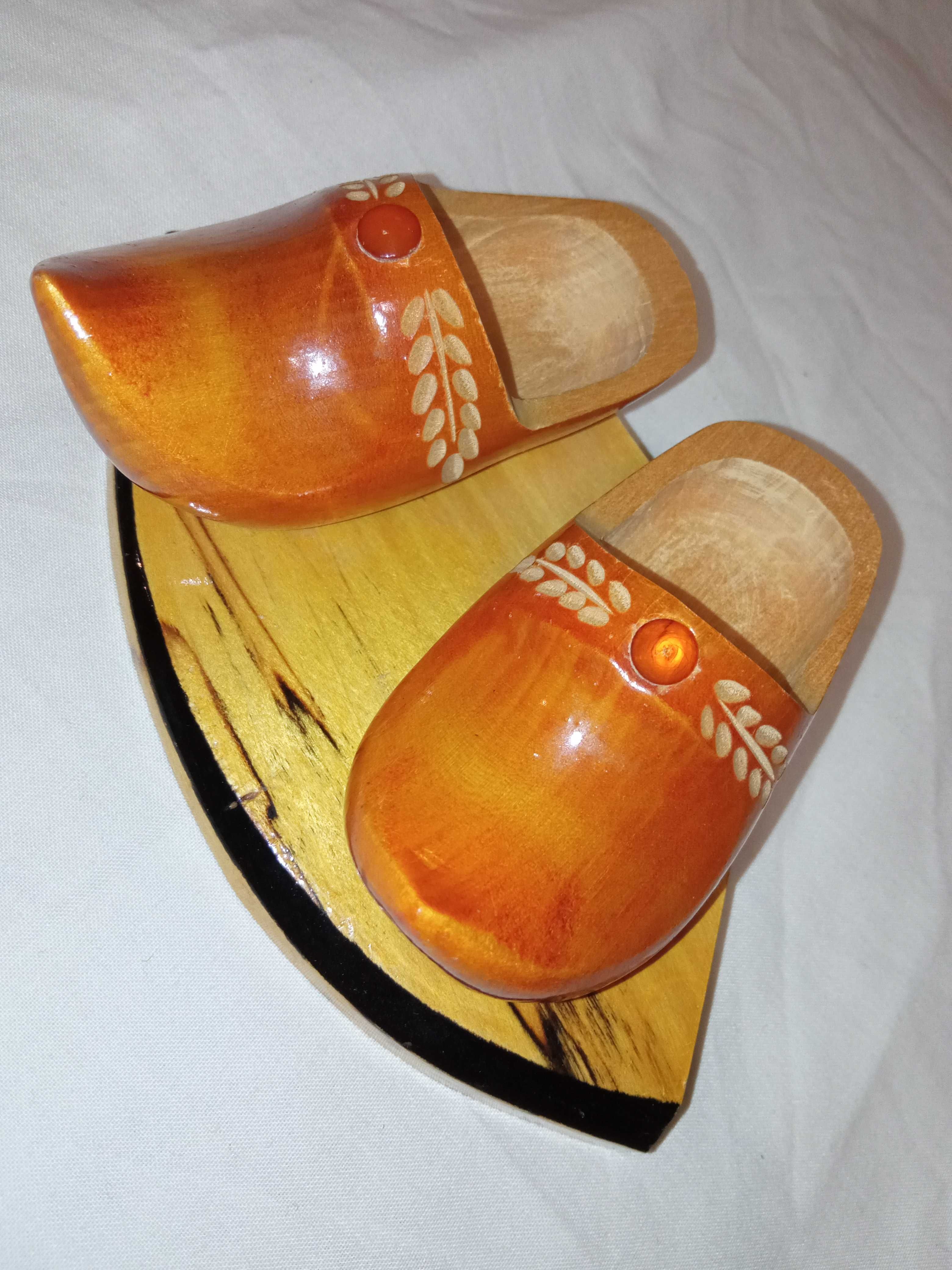 Дерев'яні башмачки сабо в колекцію Вінтажні Взуття колекційне