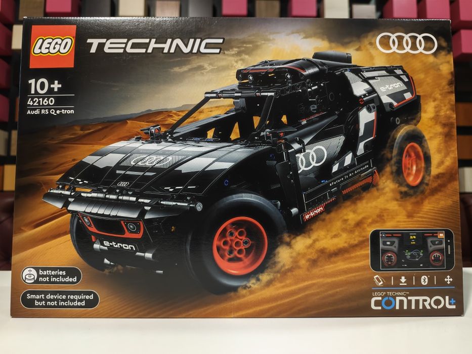 Конструктор LEGO Technic 42160 Audi RS Q e-tron (914 деталей)