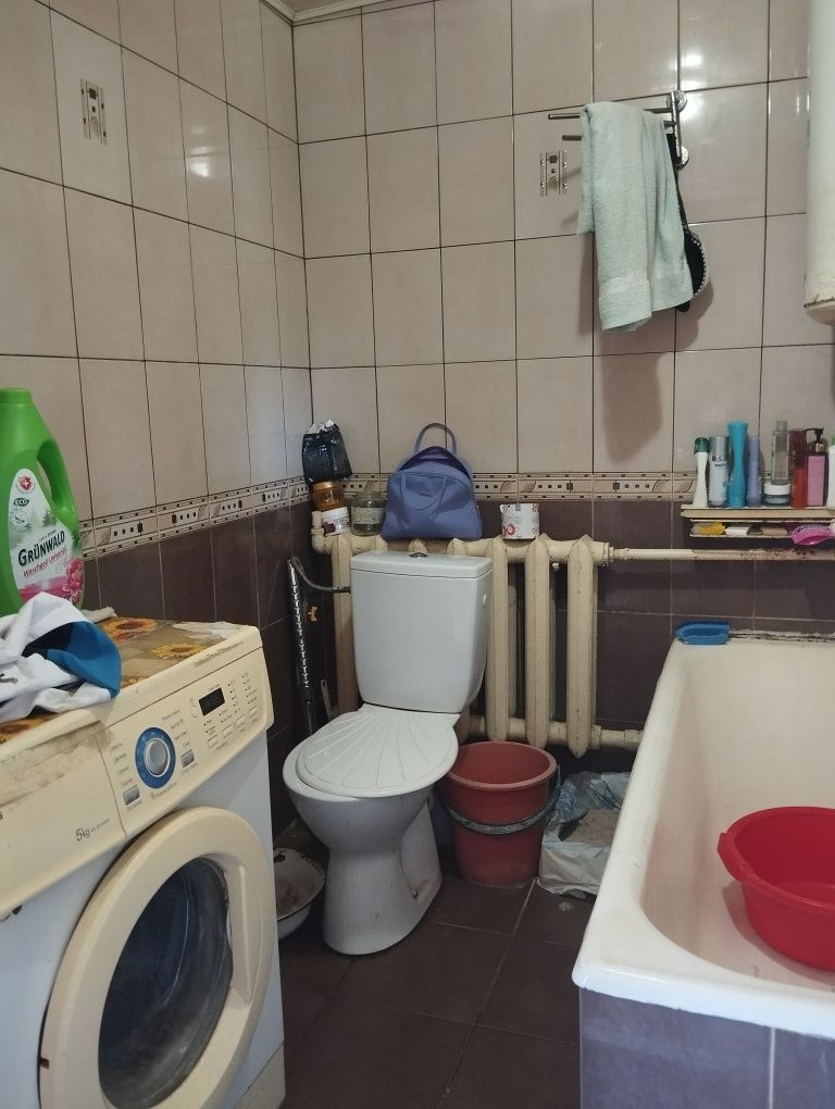 Продам дом  в самом центре Новая Водолага  дом с удобствами