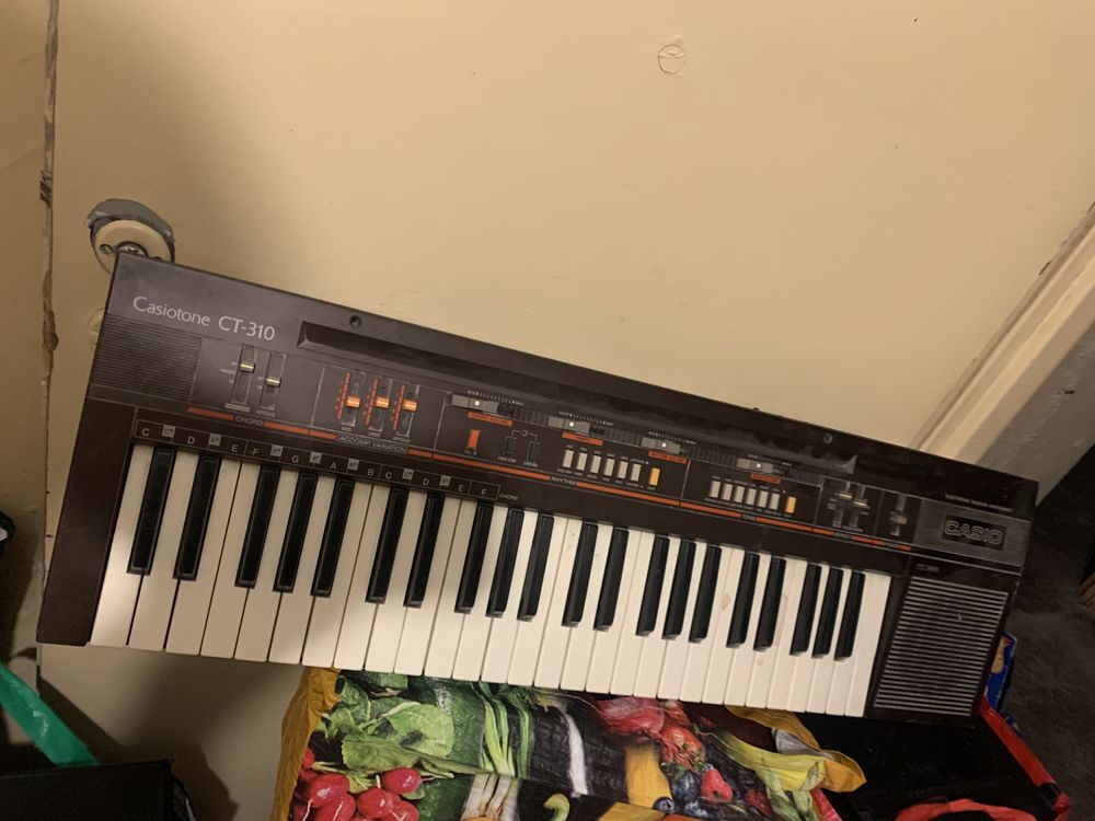 Keyboard Casio lata 80-dziesiąte