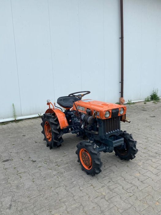 Kubota B5000  Traktor Japoński 4x4 *M1224-04*