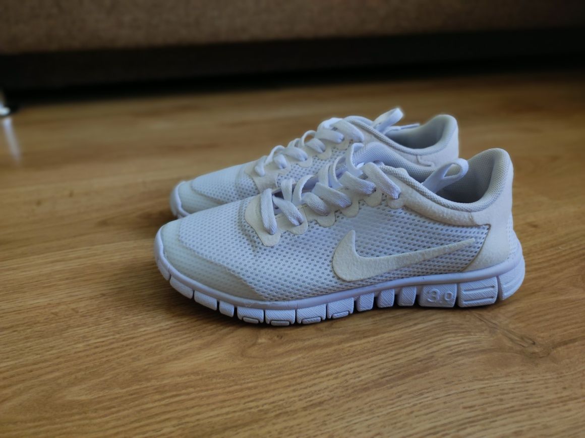 Кросівки білі nike free 3.0