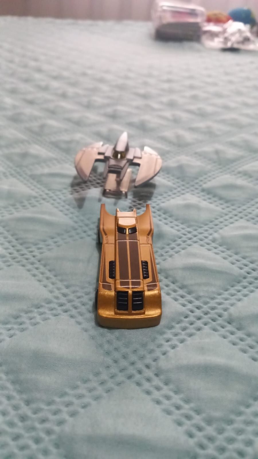 2 carrinhos do Batman como novos