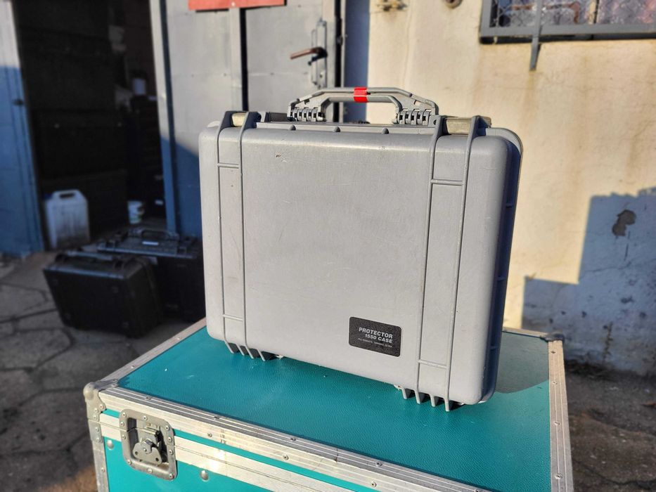 Peli 1550 (47x36x19) szara / grey Pelican walizka, FAKTURA