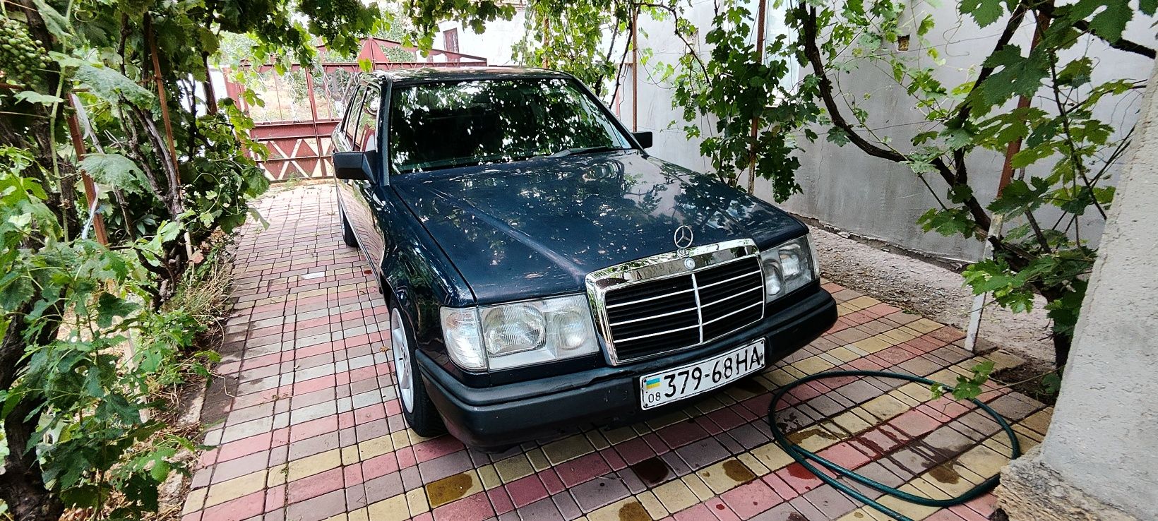 Mercedes-Benz 124