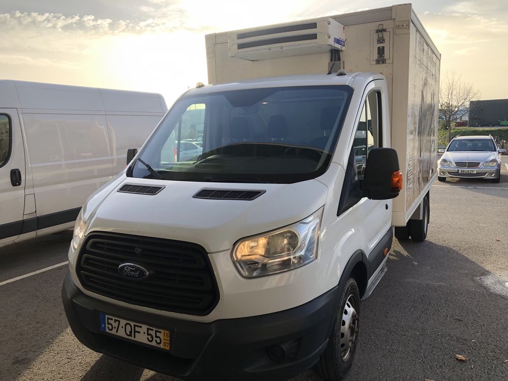 Ford Transit com contentor frio
