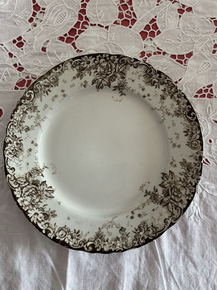 Vendo vários pratis antigos em Coimbra