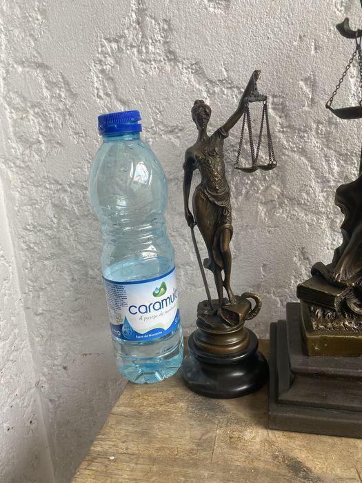 Balanças da Justiça em bronze