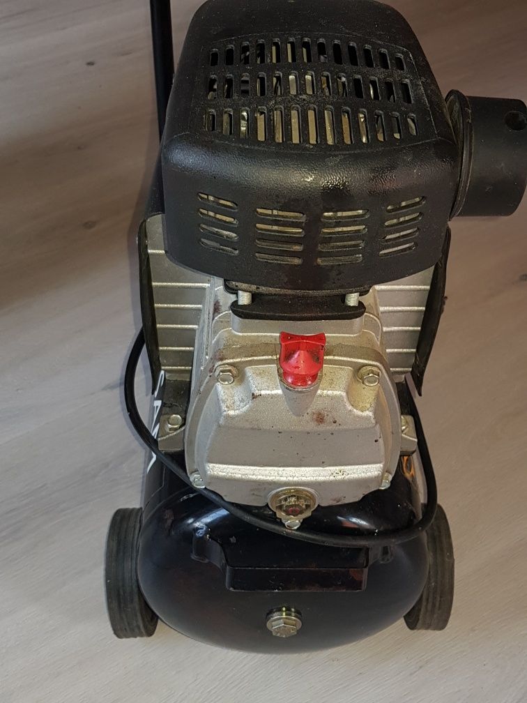 Kompresor olejowy Pansam 24 l 8 bar