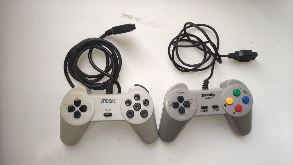 Продам легендарную ретро консоль dendy