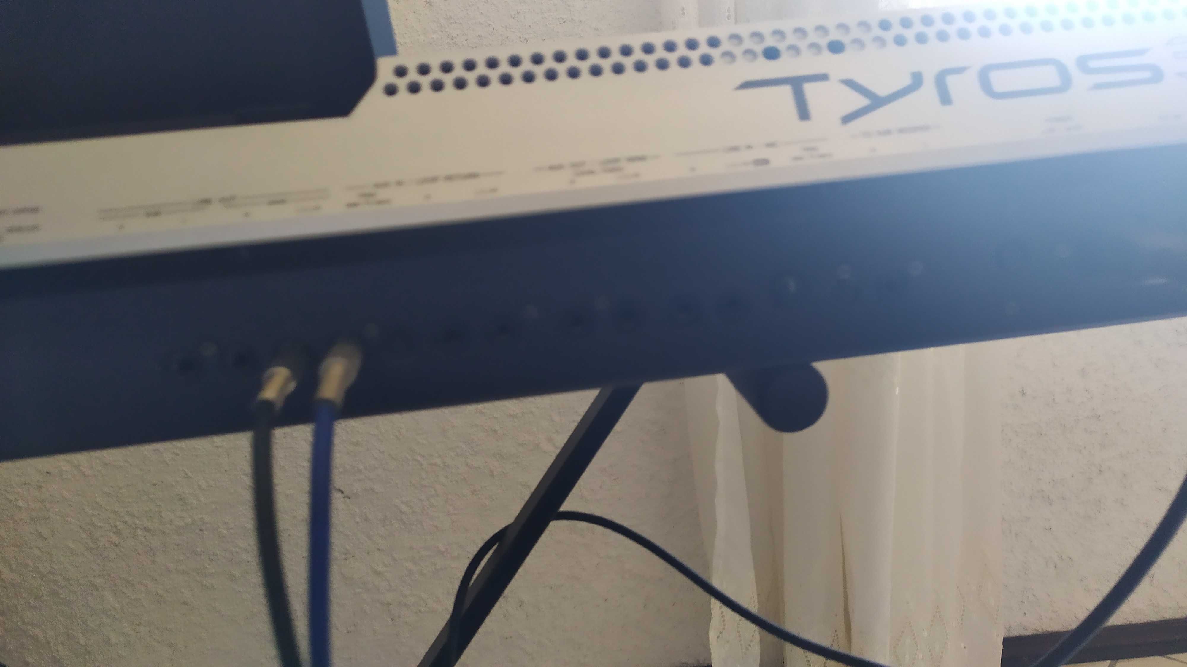 Teclado Yamaha Tyros 3
