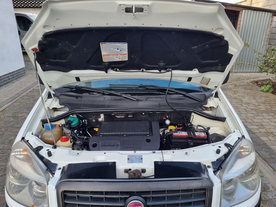 Fiat doblo оригінальний пасажир 1,3 2015р у відмінному стані.