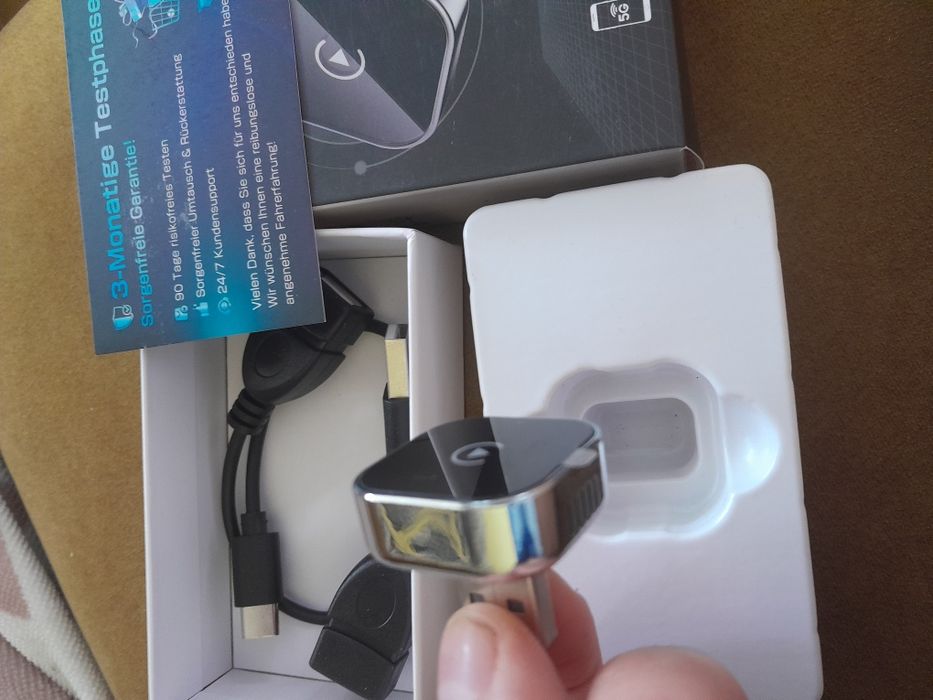 bezprzewodowy adapter CarPlay