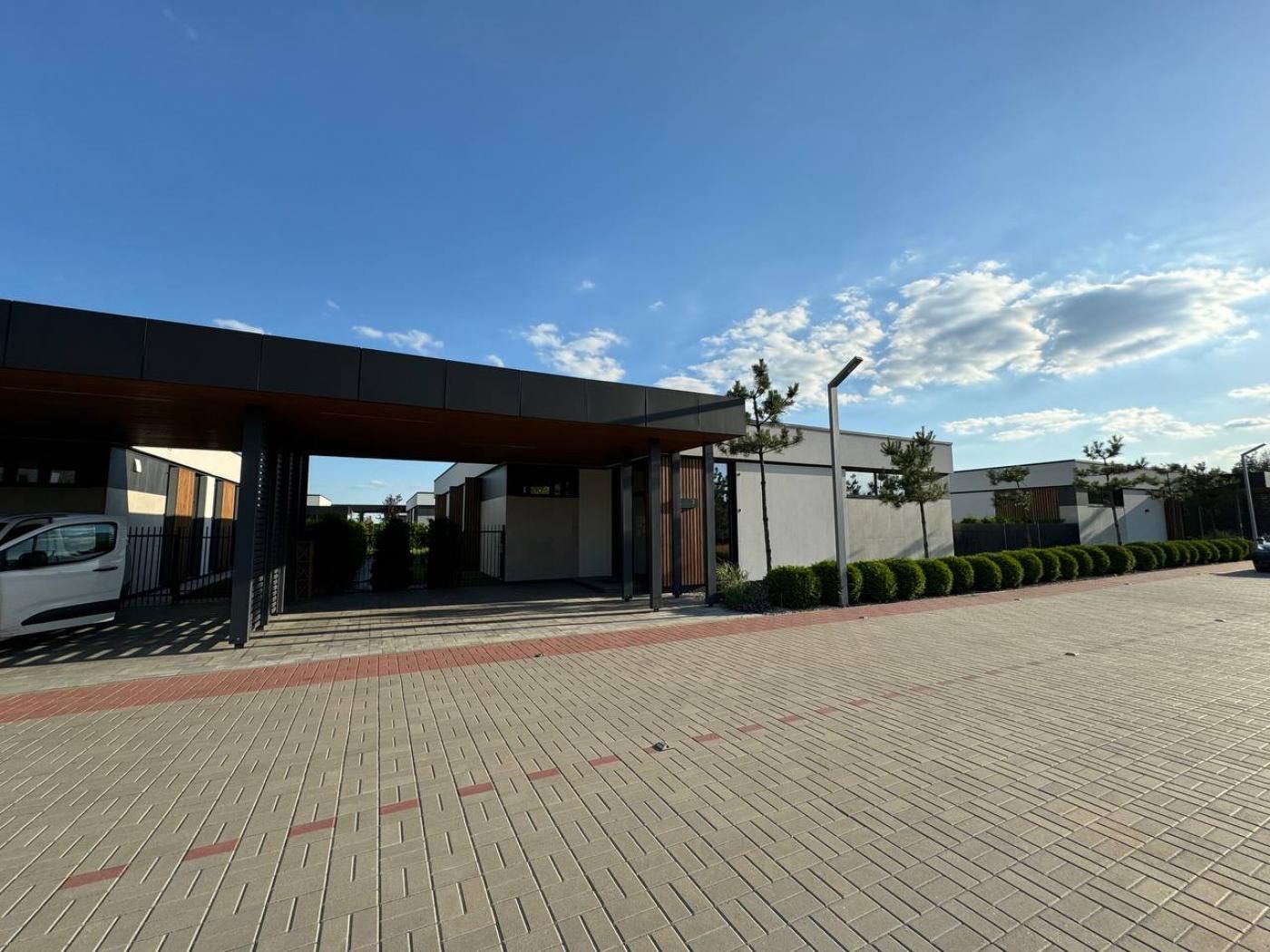 Продаж будинку без% 157 м2 у закритому котеджному містечку с. Гора
