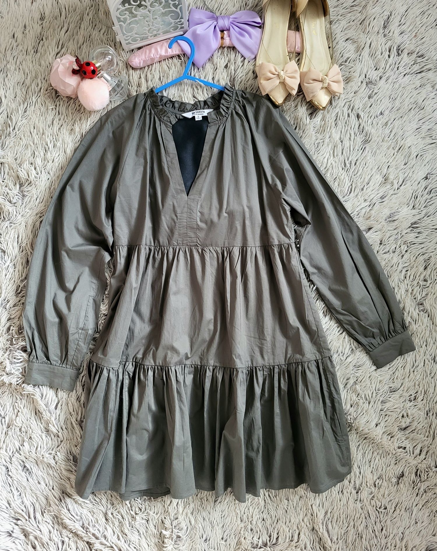 Nowa sukienka khaki bb dakota