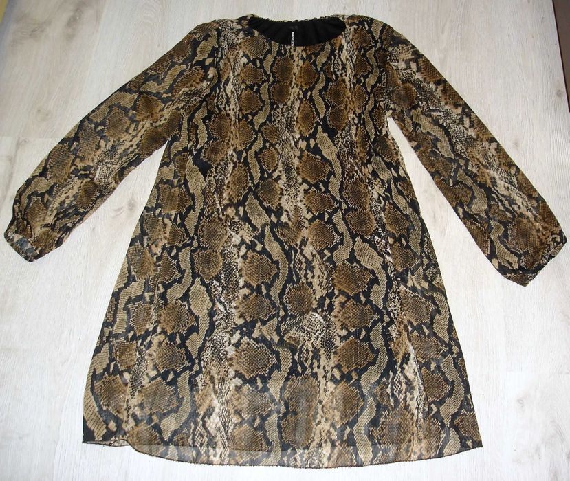 Letnia sukienka z długim rękawem, rozmiar uniwersalny.