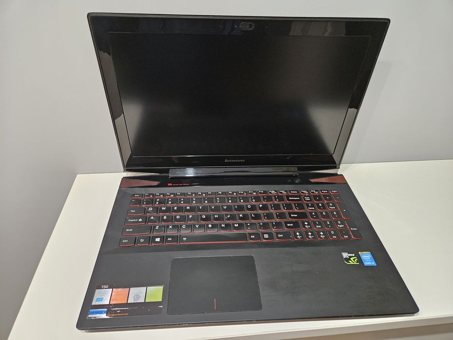 Laptop Lenovo Y50-70 i5-4210 2.9GHz 16GB Ram GTX 960M WIN 10
