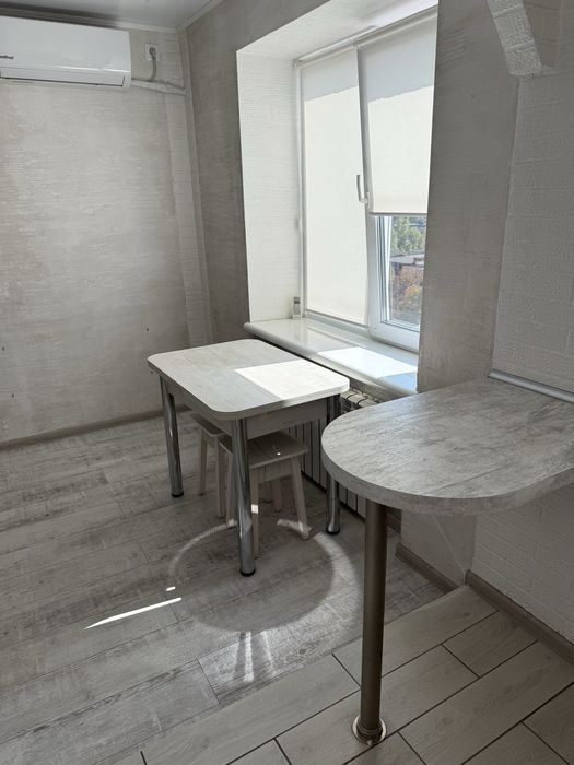 Продам 2-кімнатну квартиру-студію з євроремонтом Автовокзал Кривий Ріг