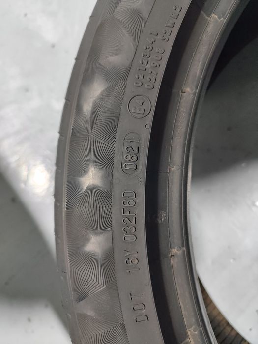 2 pneus semi novos 225-45R19 Continental - Oferta dos Portes