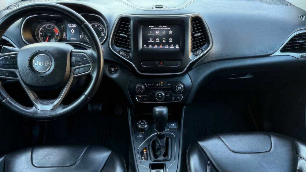 Jeep Cherokee Latitude Plus      2019