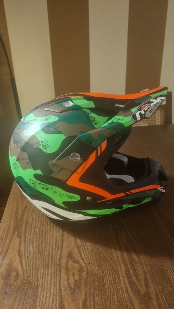 Capacete motocross Airoh
