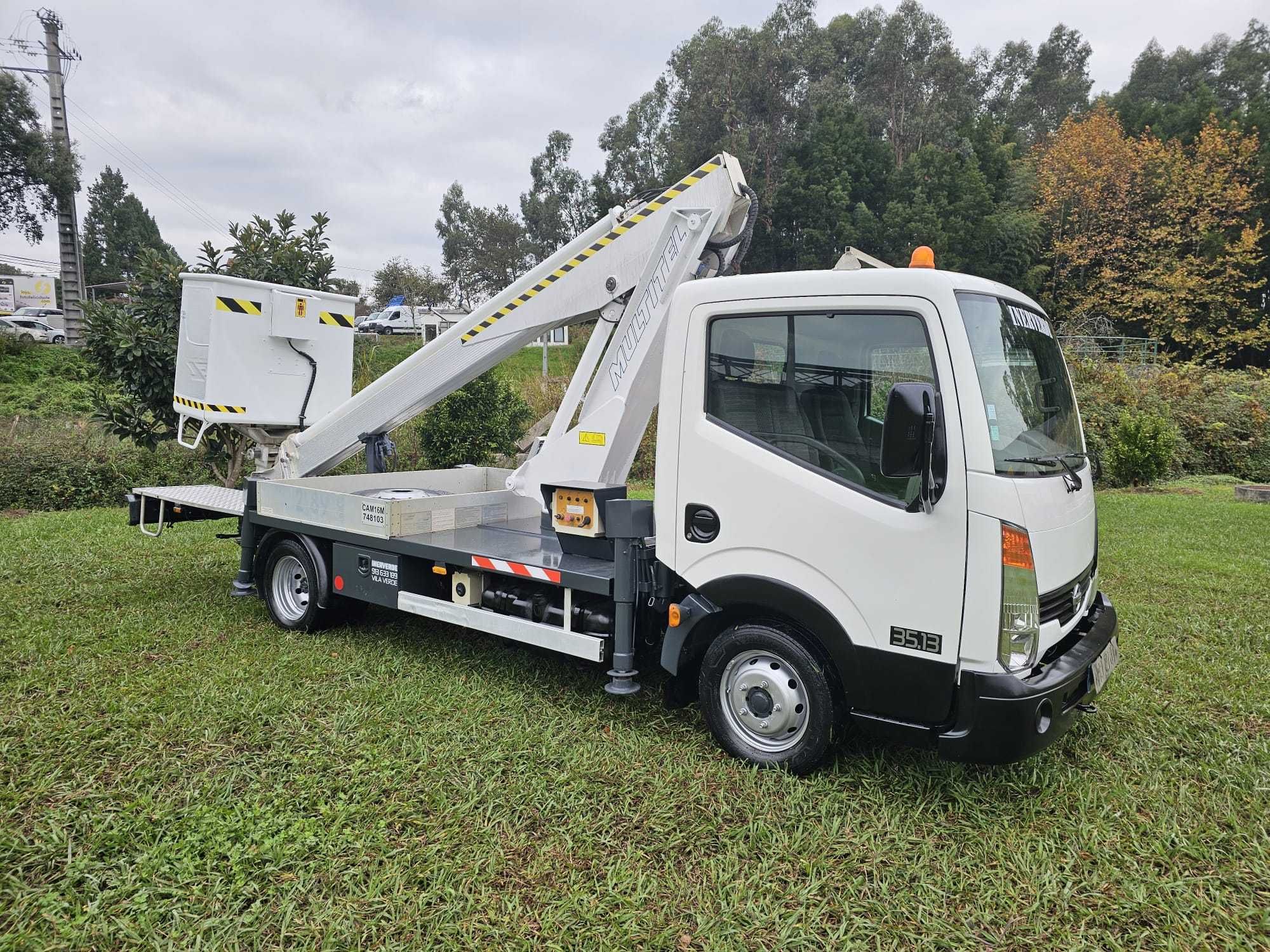 Nissan cabstar c/ plataforma elevatória