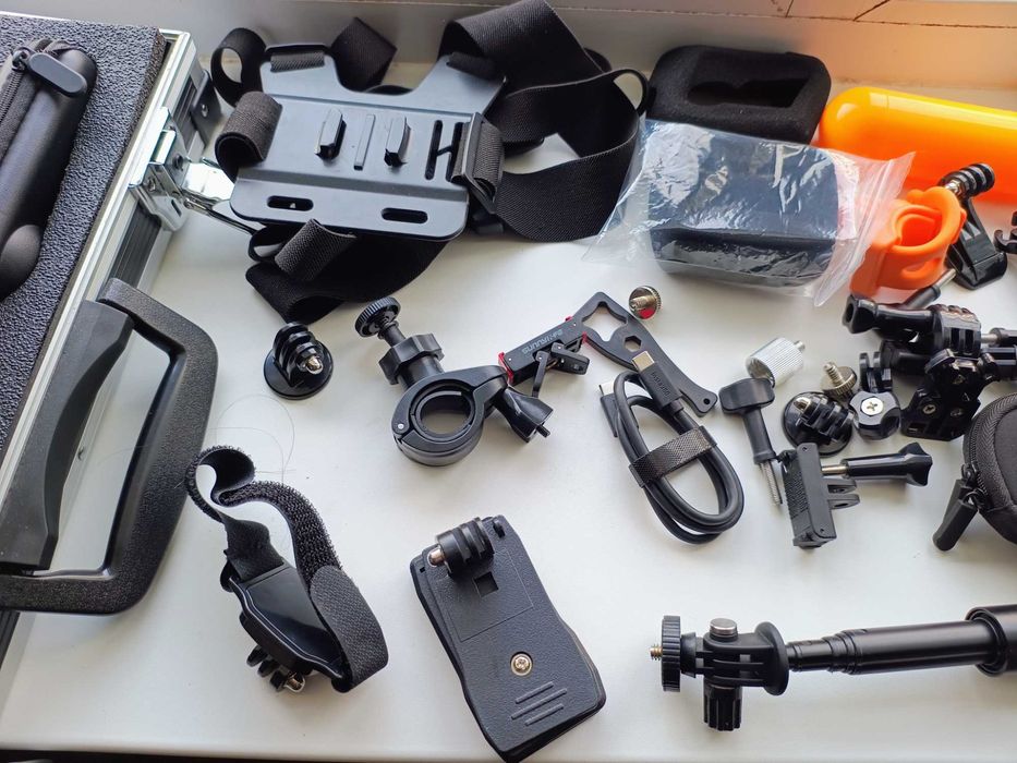 insta 360x4 та dji osmo action 5 pro та багато аксесуарів