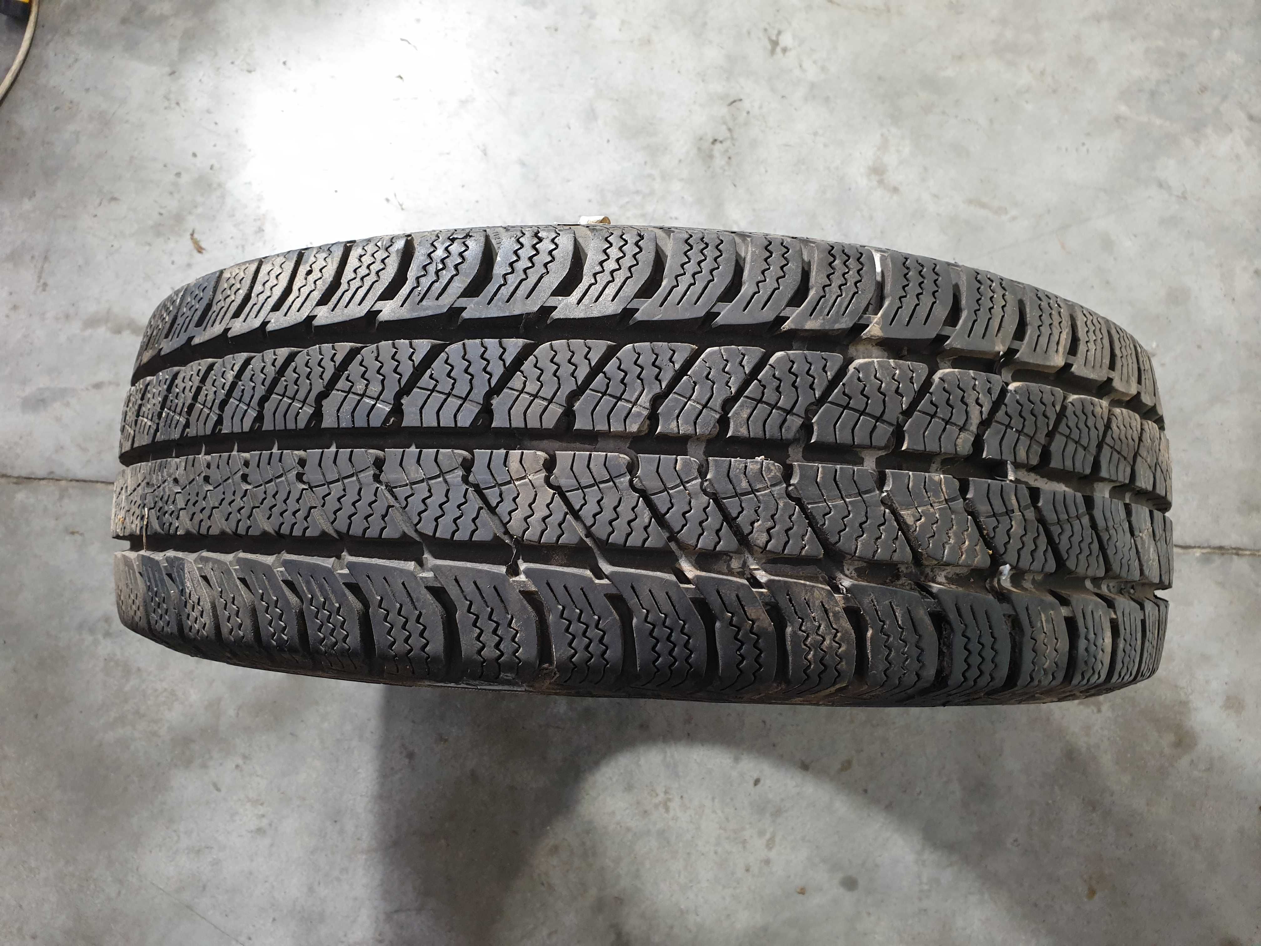 1szt. 205/65/16C 107/105T Uniroyal SnowMax 3 9,5mm 2023r [ 10939 ]