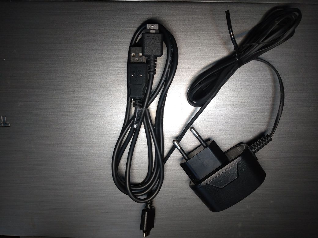 Ładowarka LG + kabel usb 5.1V 700mA