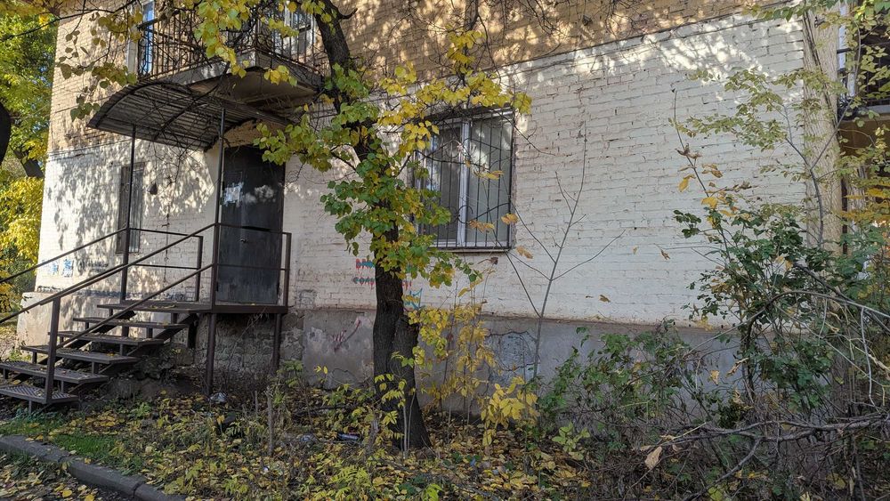 Продам офіс 100 м2 в гарному стані. Біля 6 лікарні .в. Шостаковича 12