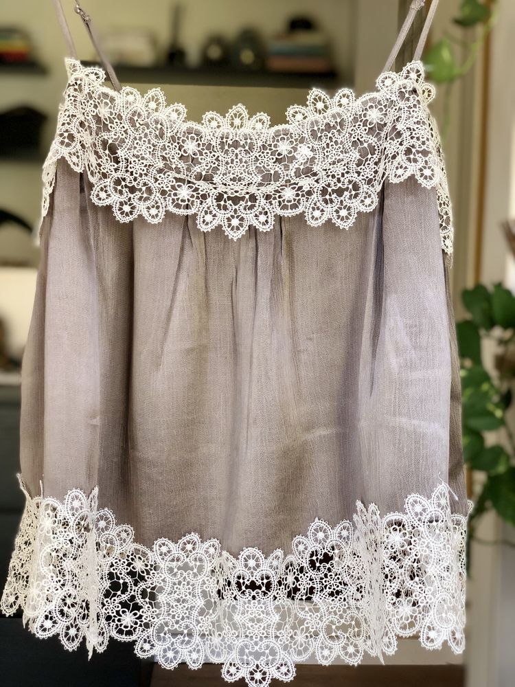 Top Zara, cinzento brilhante com renda