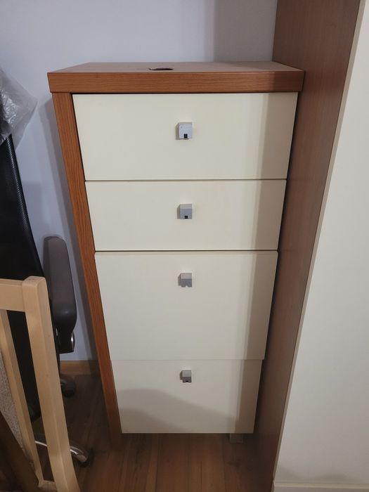 Oddam za darmo 2 skupki wąska komoda