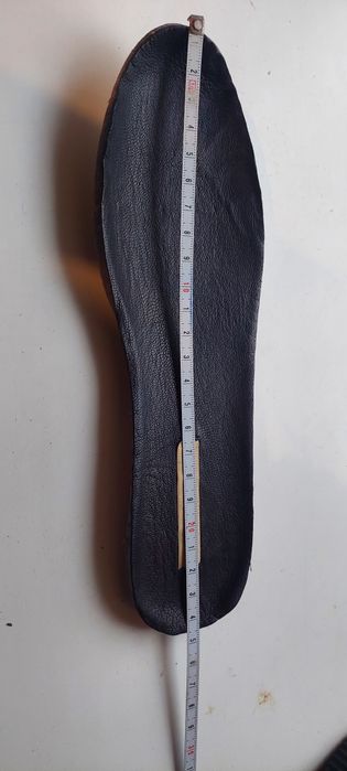 Продам женские ботинки