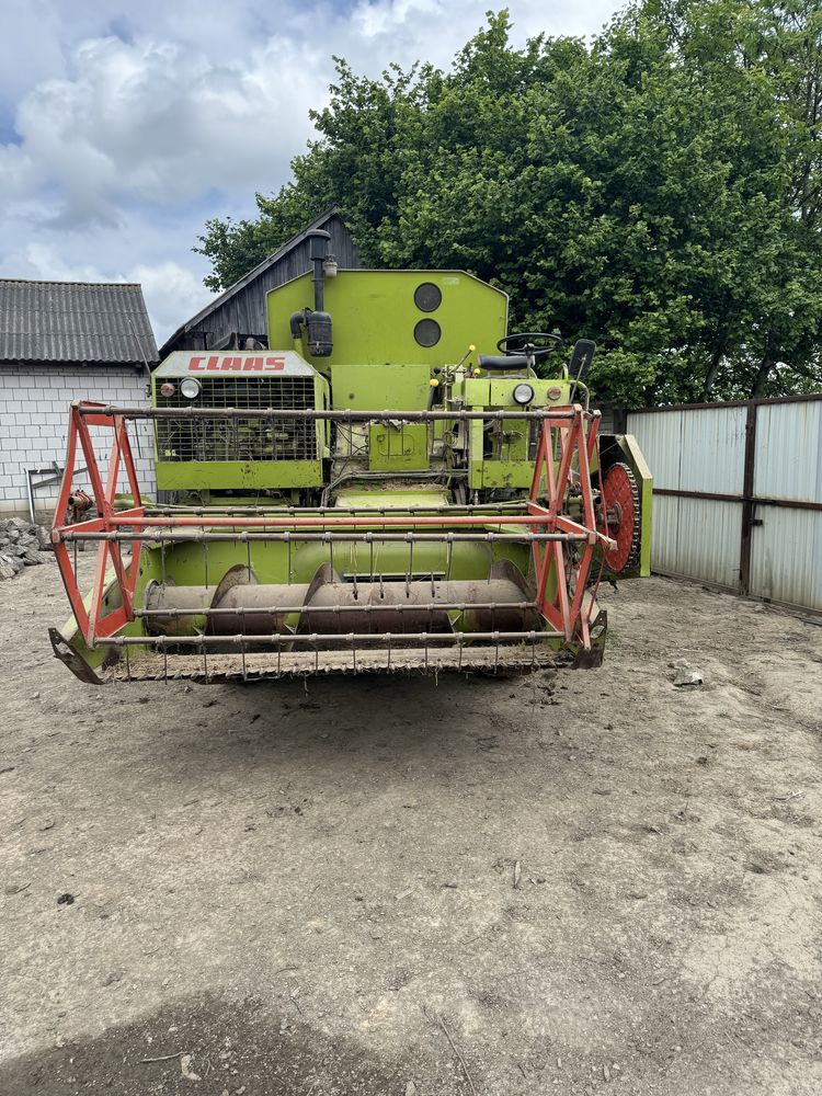 Kombajn Claas comsos