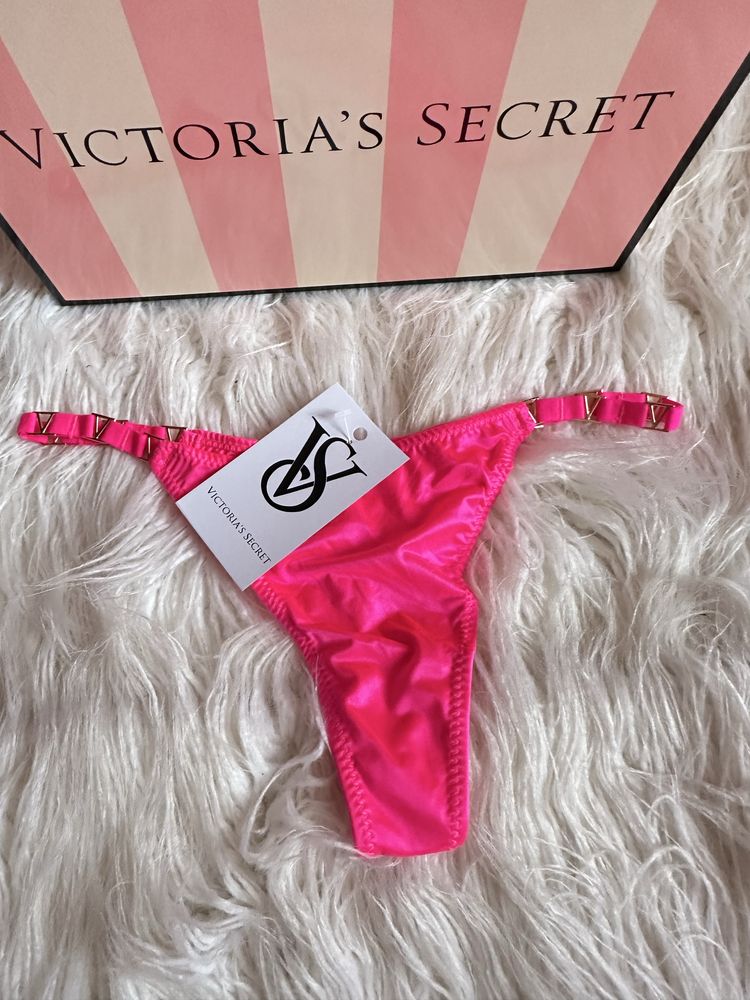 Трусики від Victoria’s Secret
