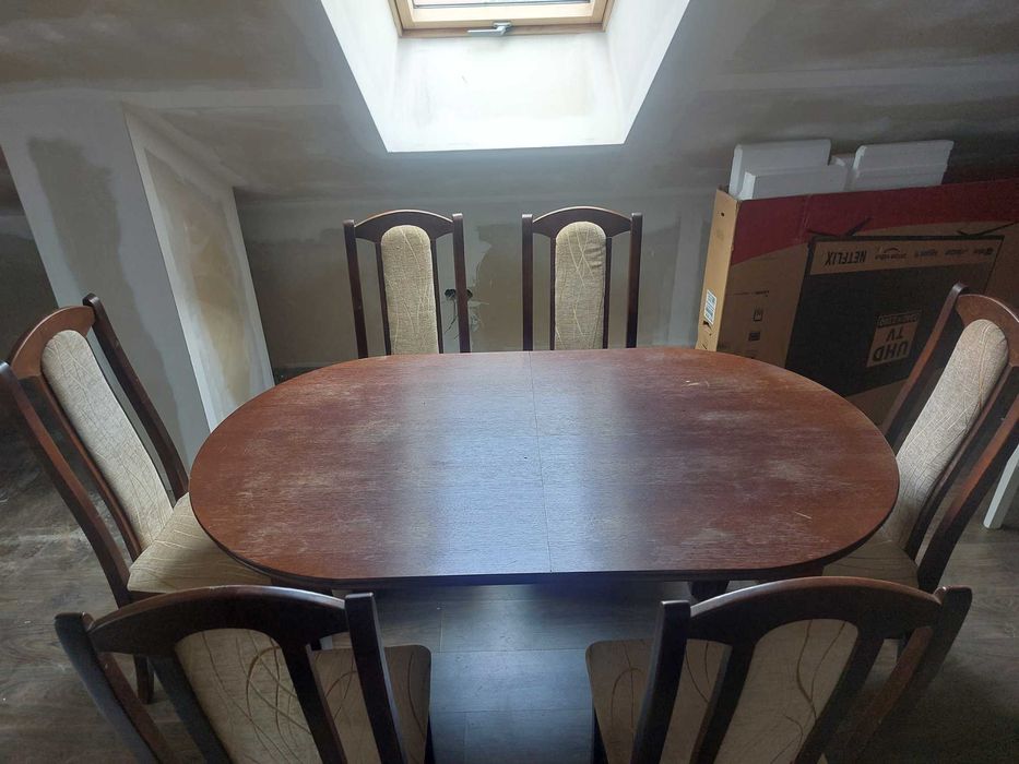Sprzedam stół z krzesłami